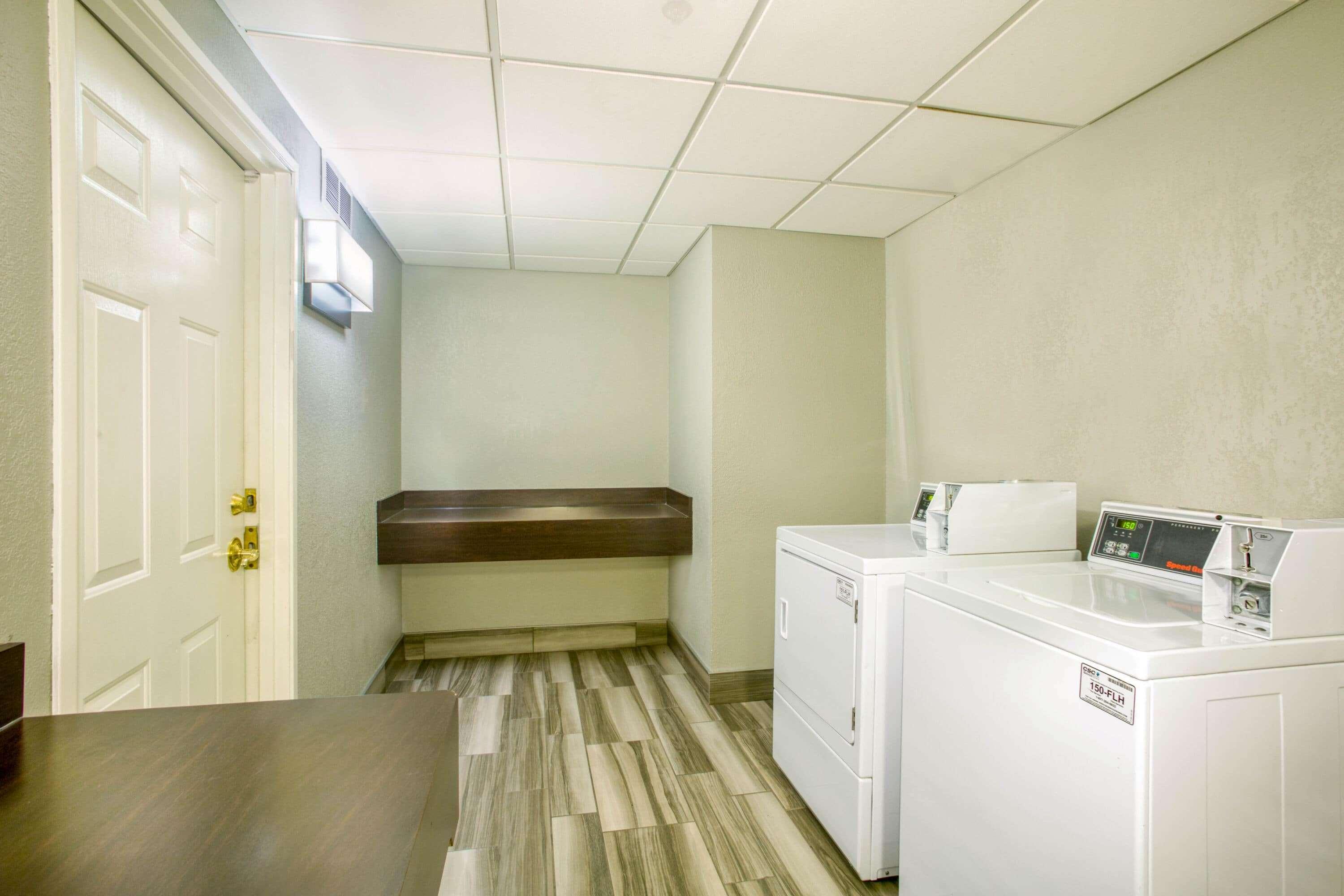 La Quinta By Wyndham St. Louis Westport Hotel Maryland Heights Buitenkant foto