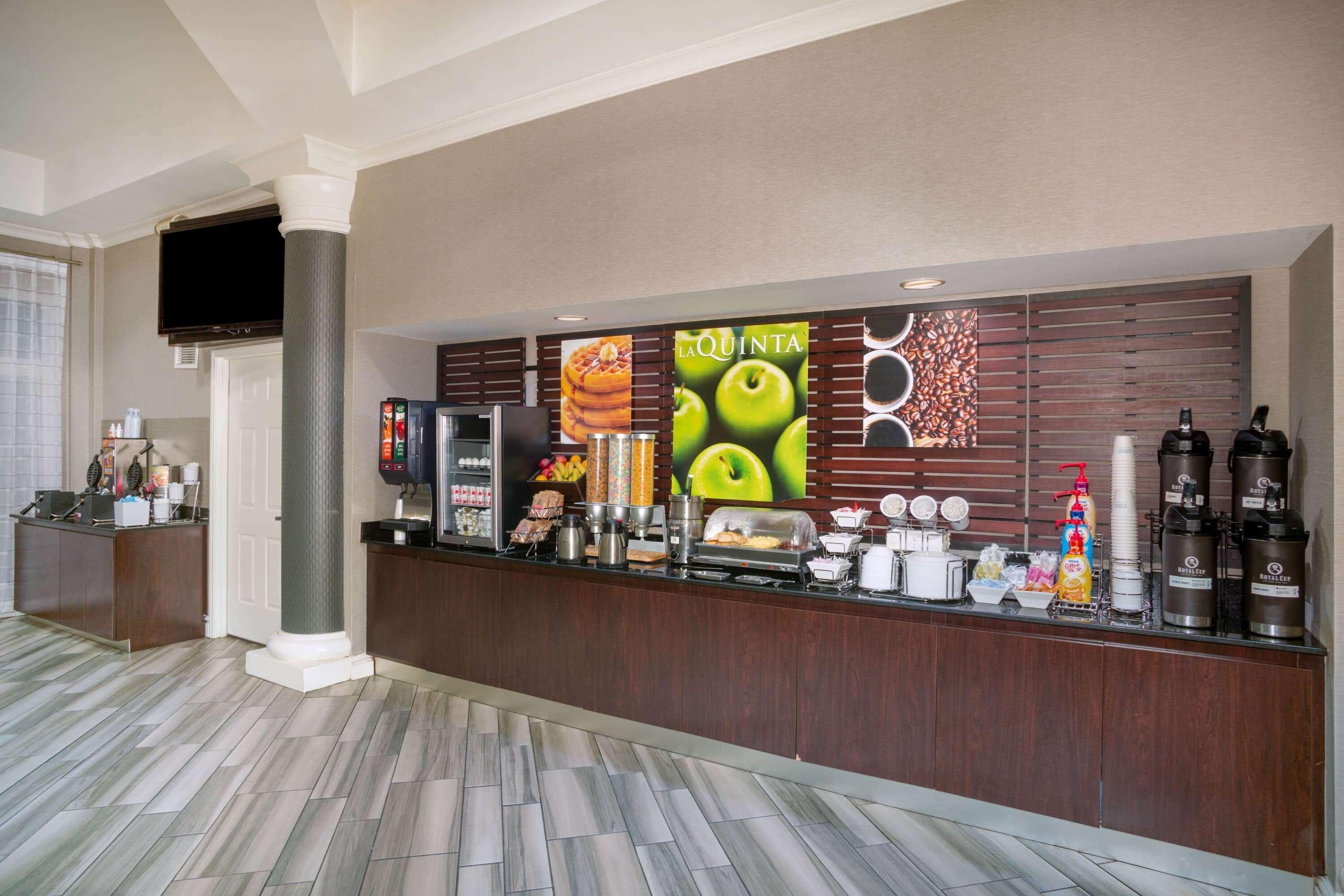 La Quinta By Wyndham St. Louis Westport Hotel Maryland Heights Buitenkant foto