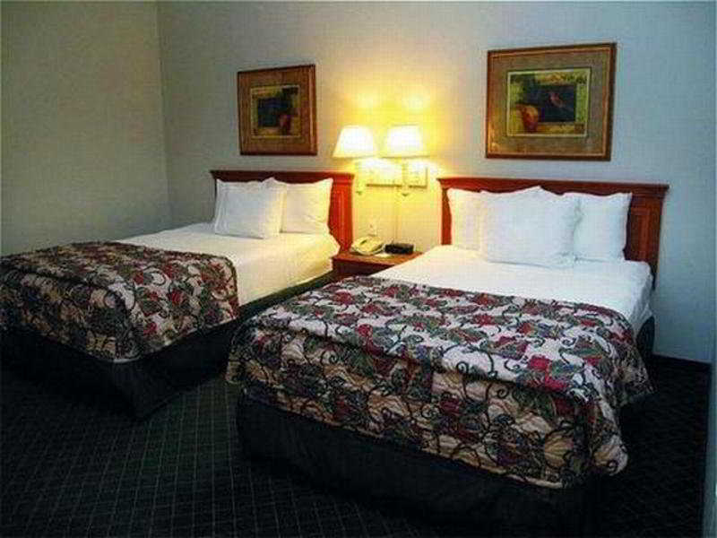 La Quinta By Wyndham St. Louis Westport Hotel Maryland Heights Buitenkant foto