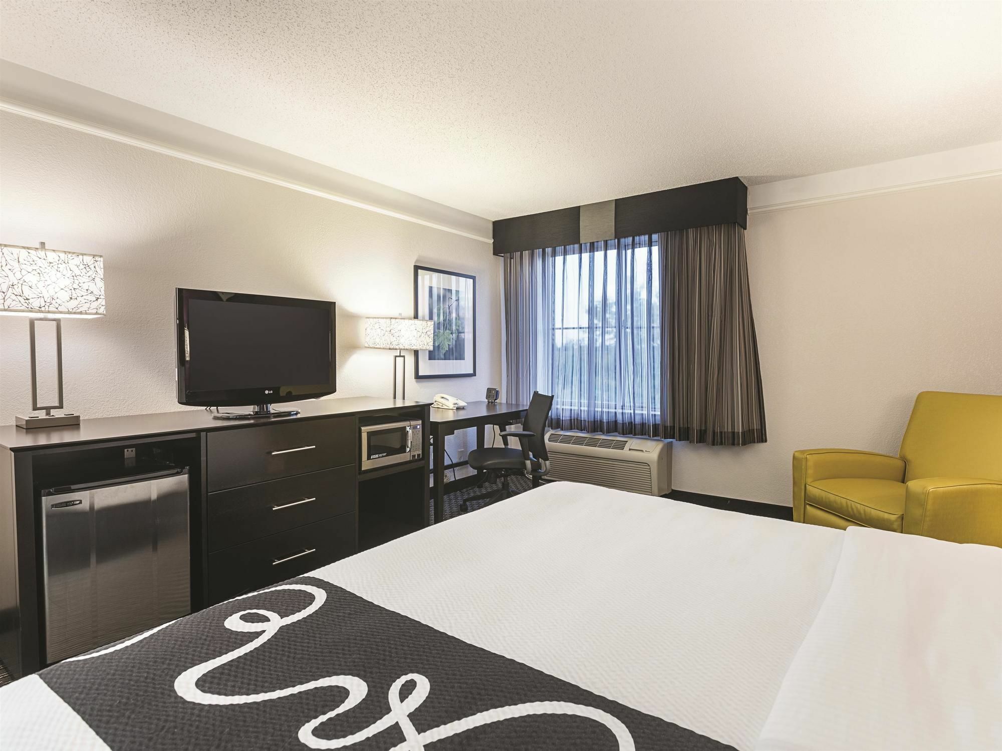 La Quinta By Wyndham St. Louis Westport Hotel Maryland Heights Buitenkant foto